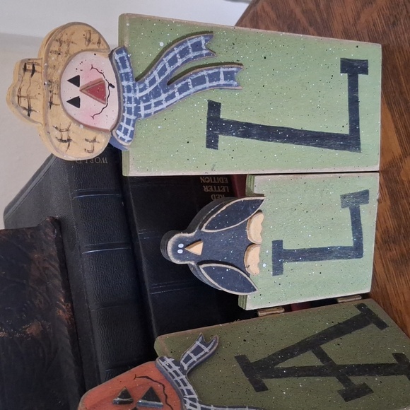 Fall Primitive/Folkart Painted Table Decor - Picture 3 of 6